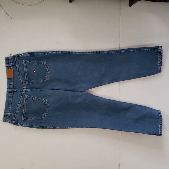 TOMMY HILFIGER HIGH RISE TAPERED MOM FIT JEAN'S - Picture 5 of 7